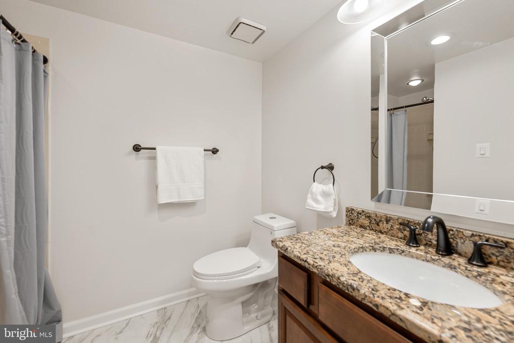 2811 S WOODROW STREET Unit: B