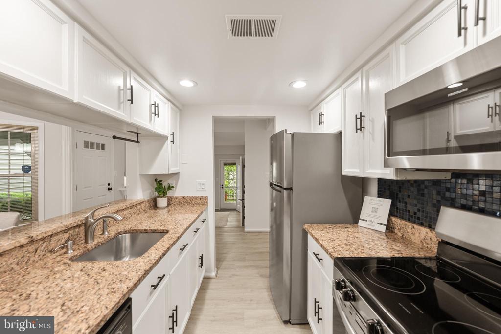 2811 S WOODROW STREET Unit: B