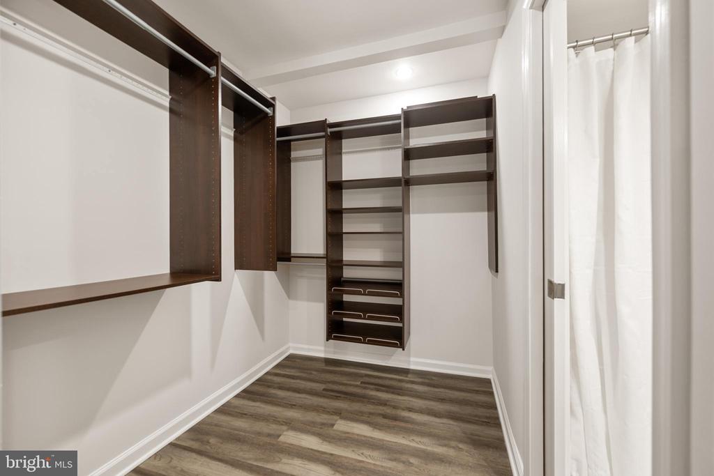 2811 S WOODROW STREET Unit: B