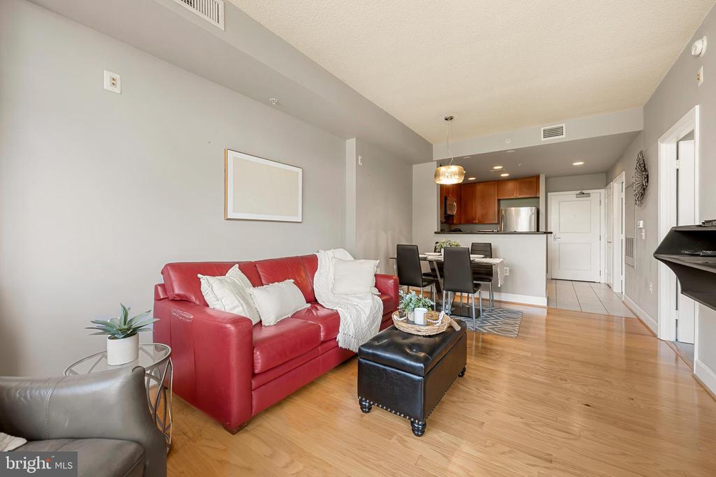 3600 S GLEBE ROAD Unit: 215W