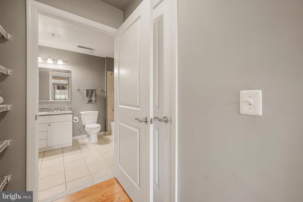 3600 S GLEBE ROAD Unit: 215W