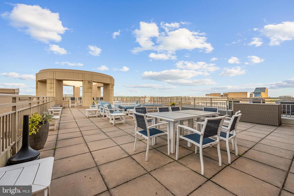 3600 S GLEBE ROAD Unit: 215W