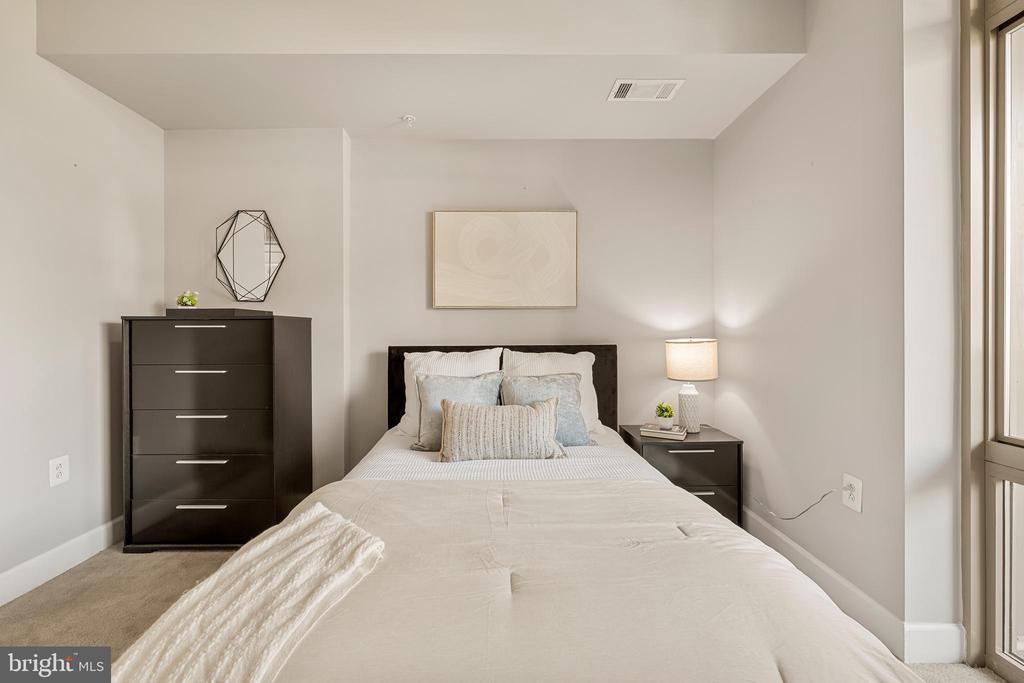 3600 S GLEBE ROAD Unit: 215W