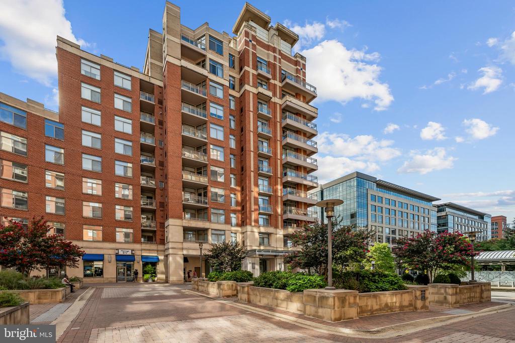 3600 S GLEBE ROAD Unit: 215W