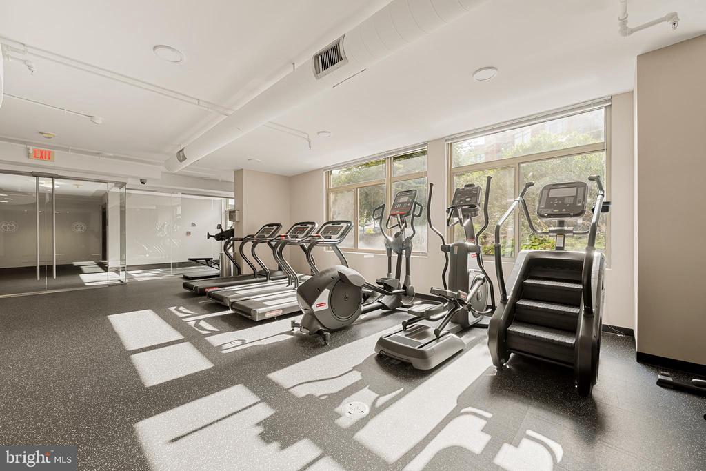 3600 S GLEBE ROAD Unit: 215W