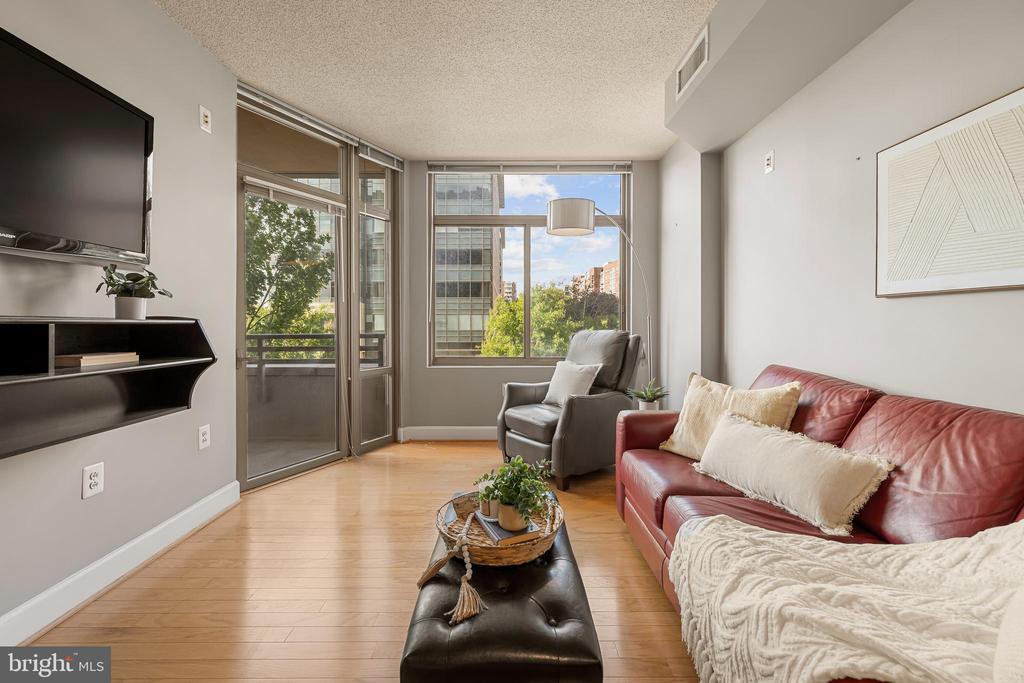 3600 S GLEBE ROAD Unit: 215W