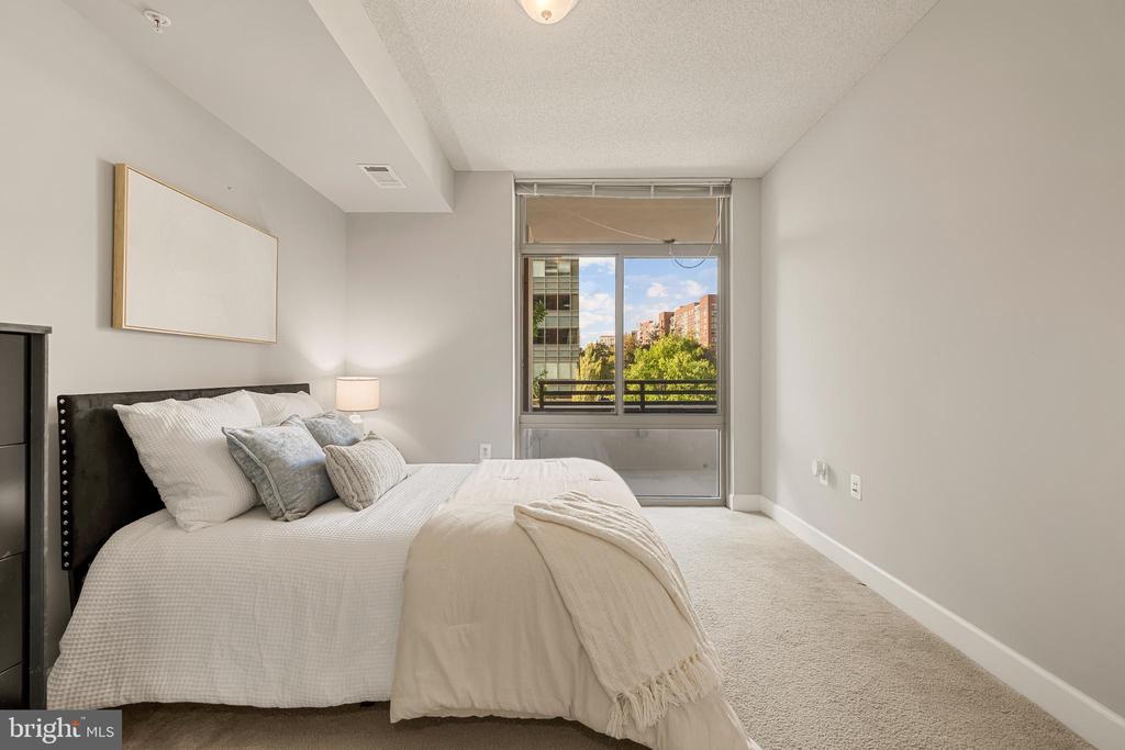 3600 S GLEBE ROAD Unit: 215W