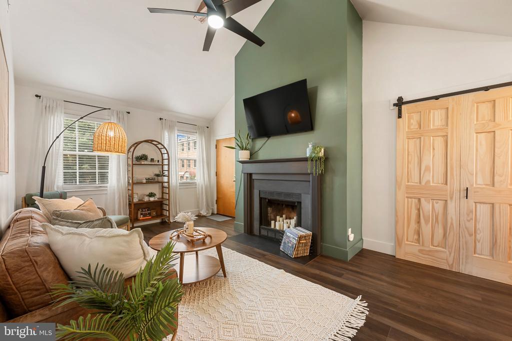 2705 ARLINGTON BOULEVARD Unit: 202