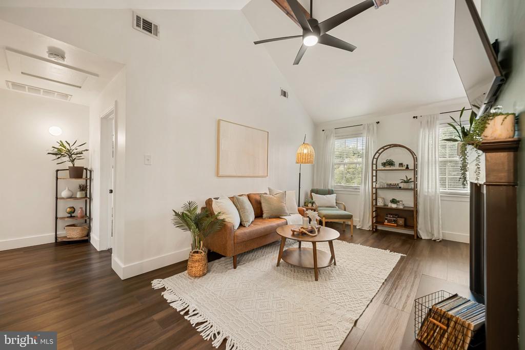 2705 ARLINGTON BOULEVARD Unit: 202