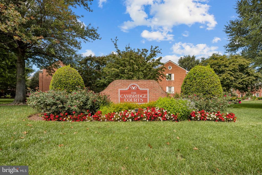 2705 ARLINGTON BOULEVARD Unit: 202