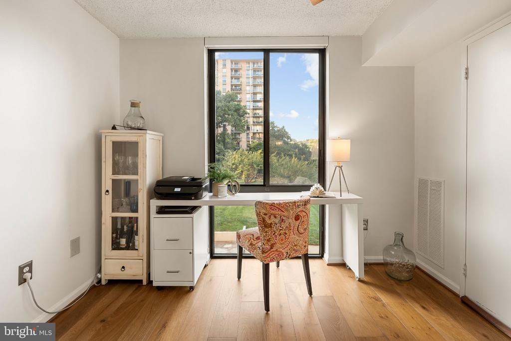 4500 S FOUR MILE RUN DRIVE Unit: 104