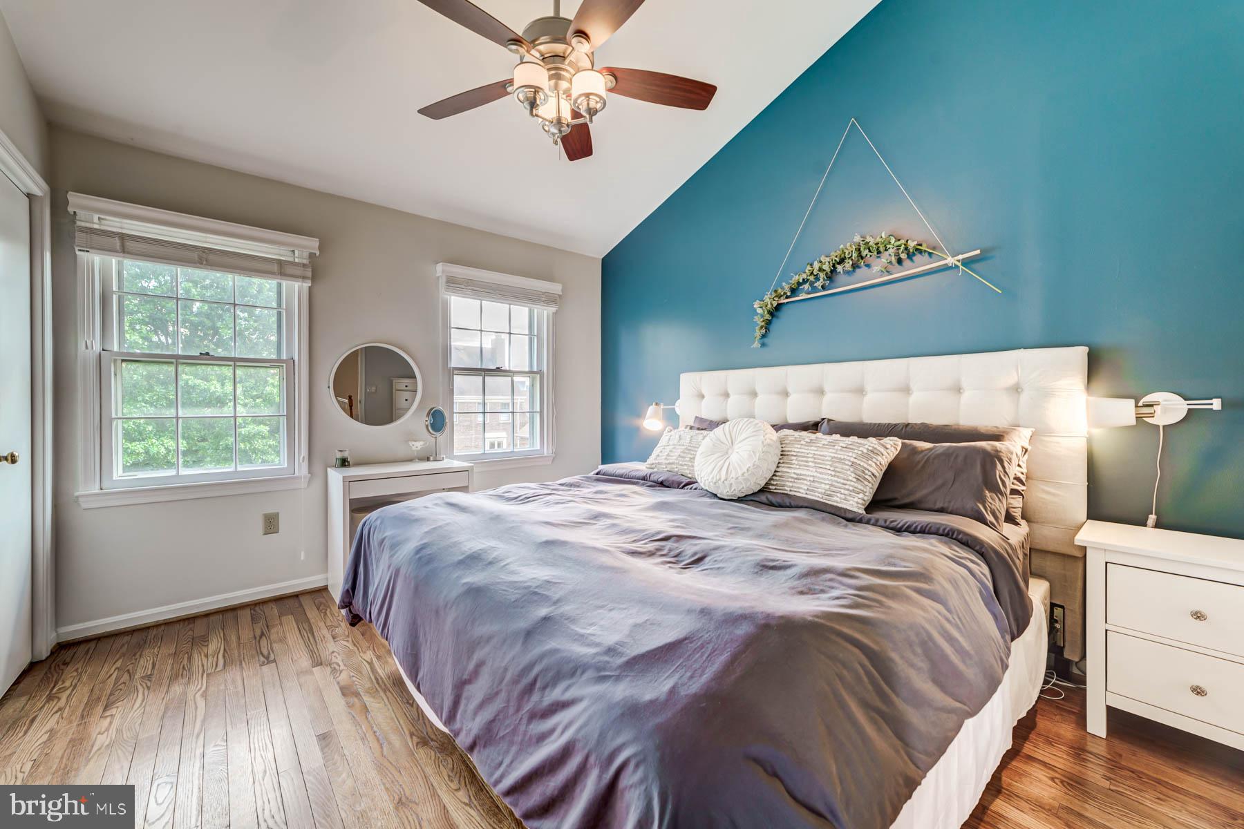 1110 W Abingdon DRIVE