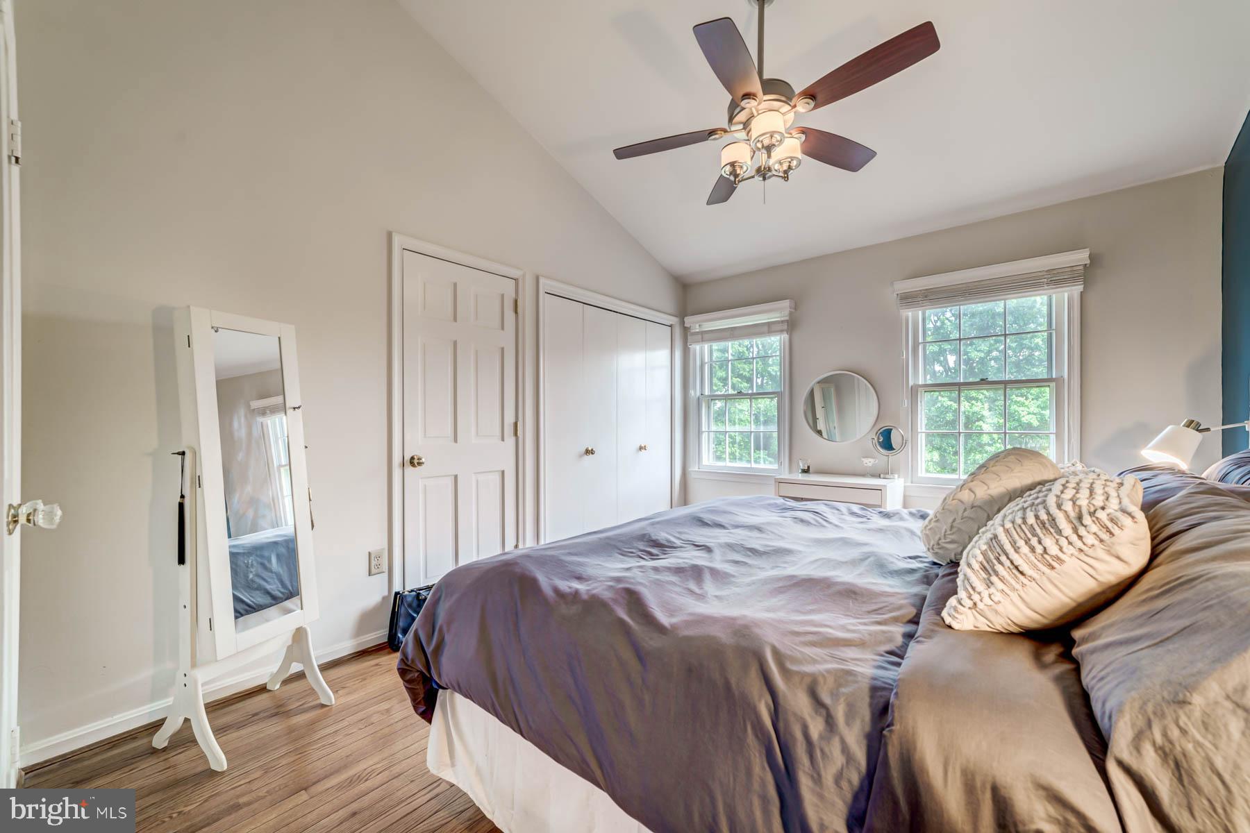 1110 W Abingdon DRIVE