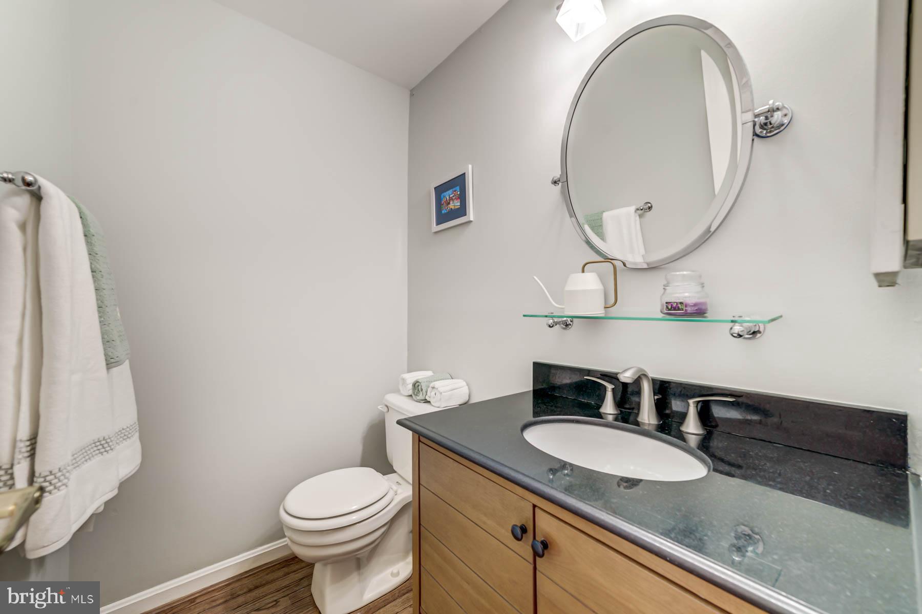 1110 W Abingdon DRIVE
