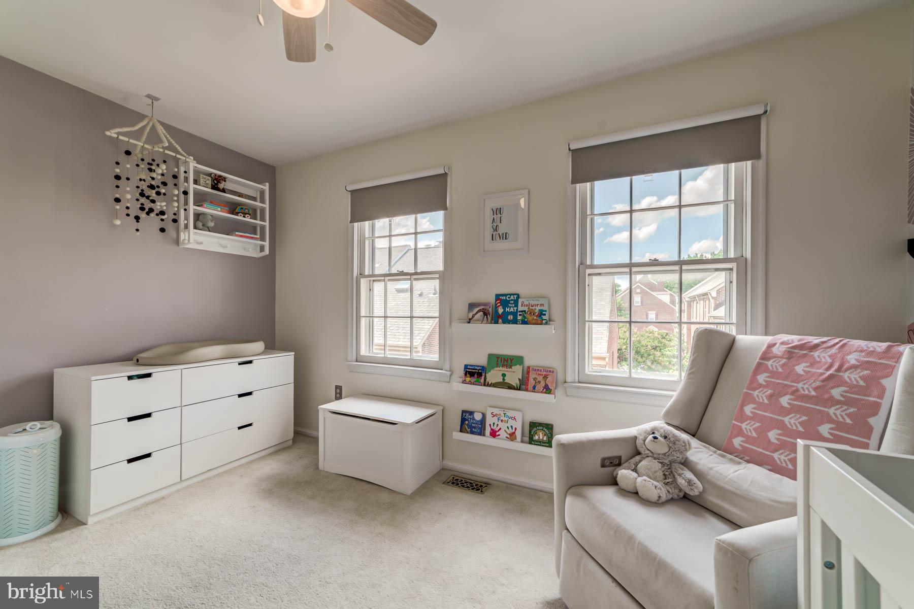 1110 W Abingdon DRIVE