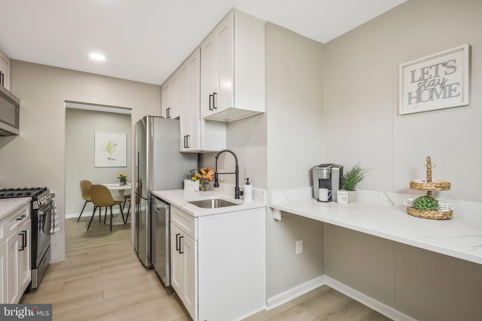 436 N Armistead STREET Unit: 302