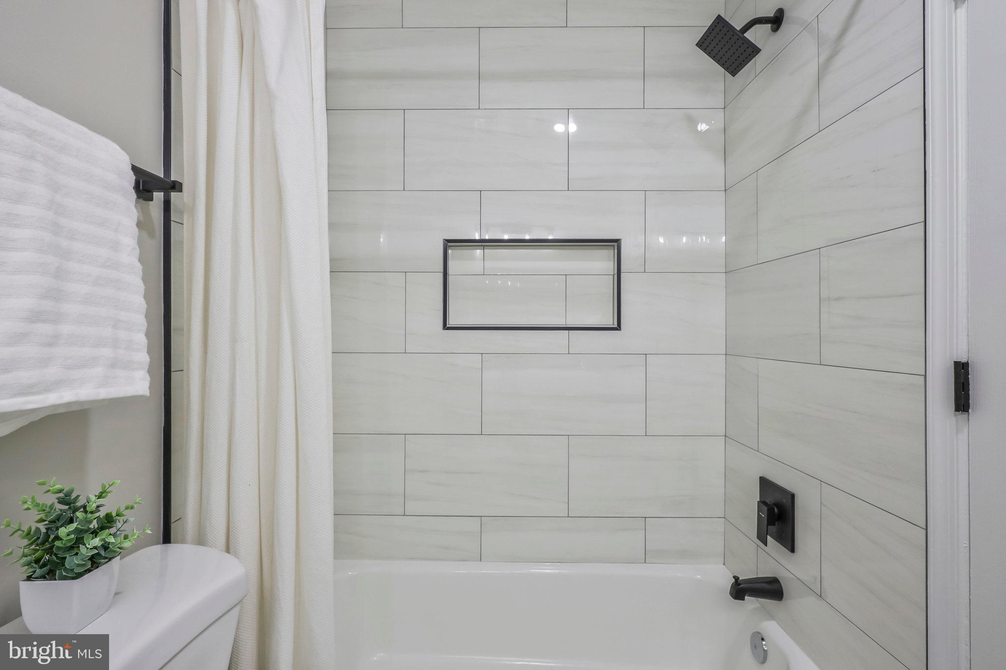 436 N Armistead STREET Unit: 302
