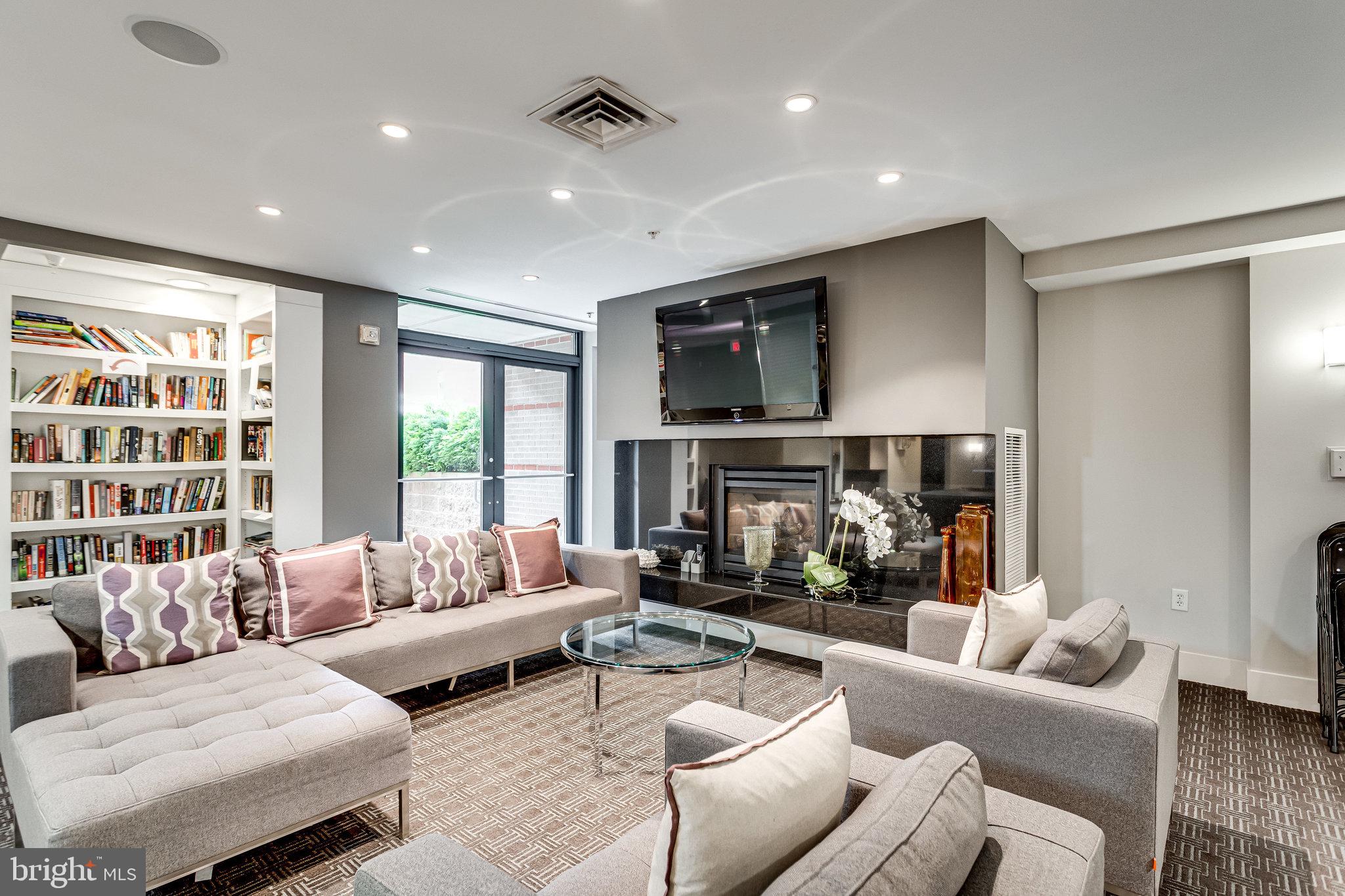 1111 Oronoco STREET Unit: 532