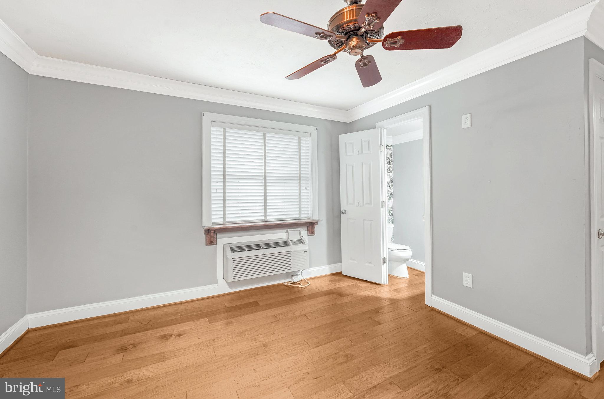 1726 W Abingdon DRIVE Unit: 101