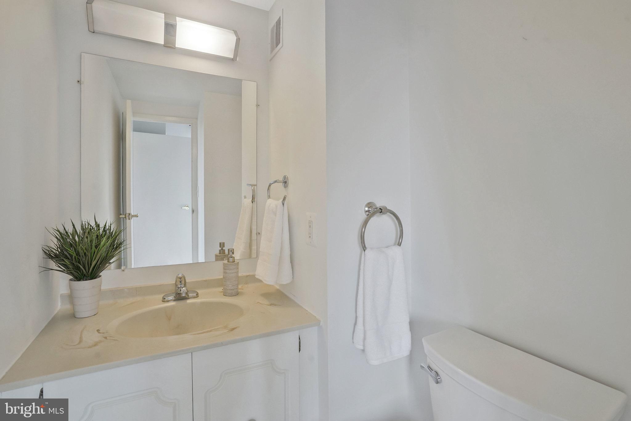 5500 Holmes Run PARKWAY Unit: 405