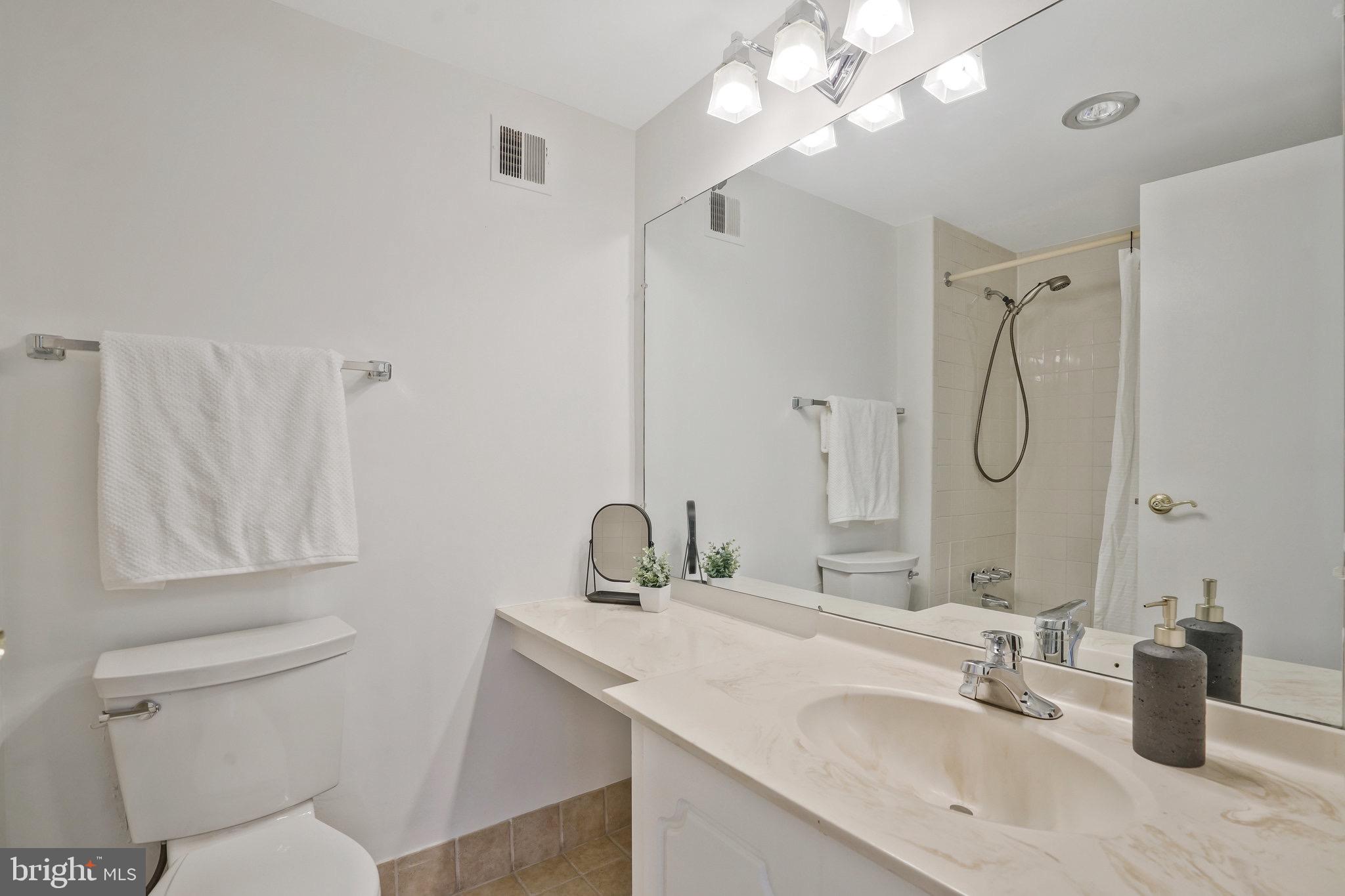5500 Holmes Run PARKWAY Unit: 405