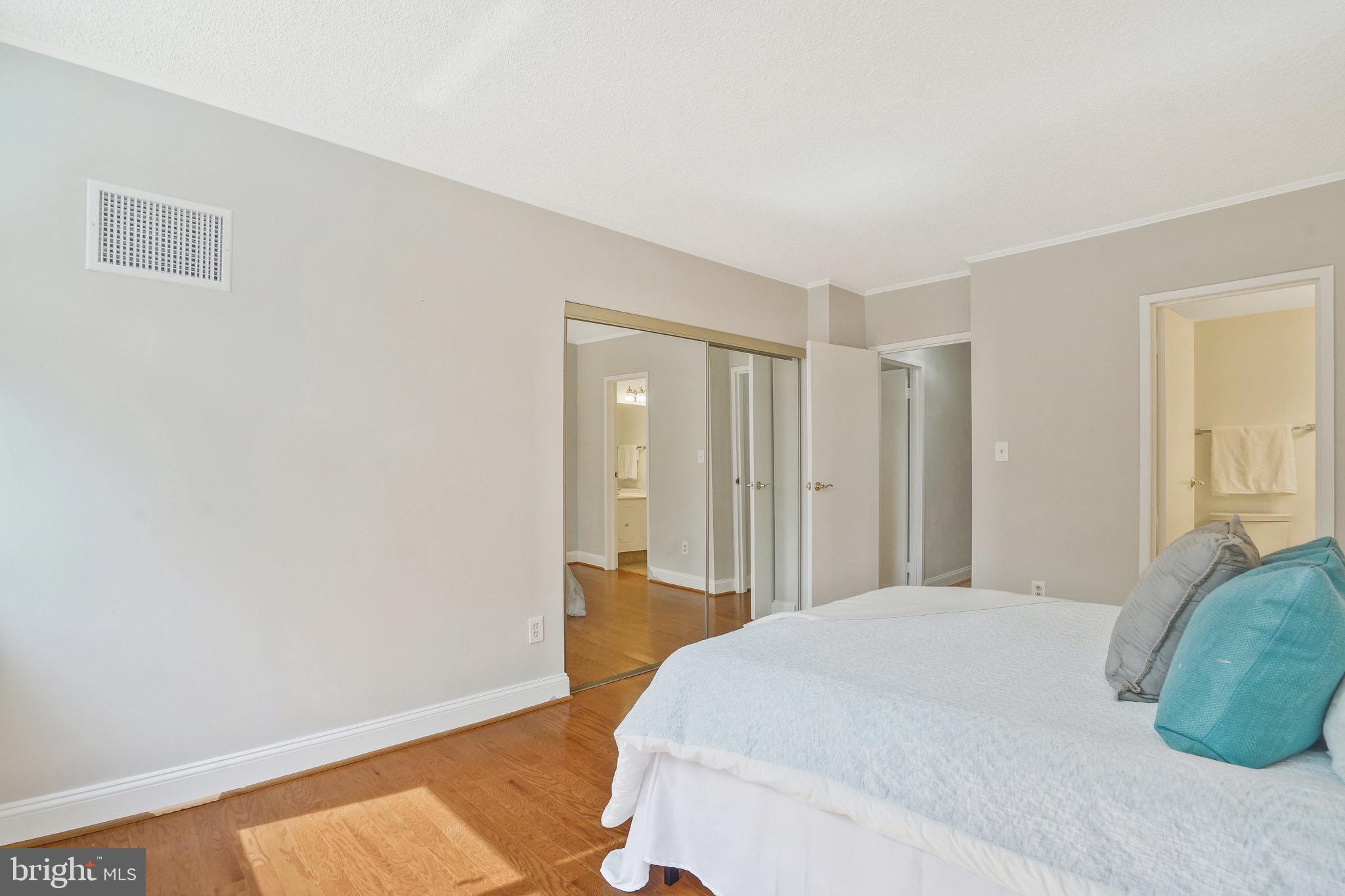 5500 Holmes Run PARKWAY Unit: 405
