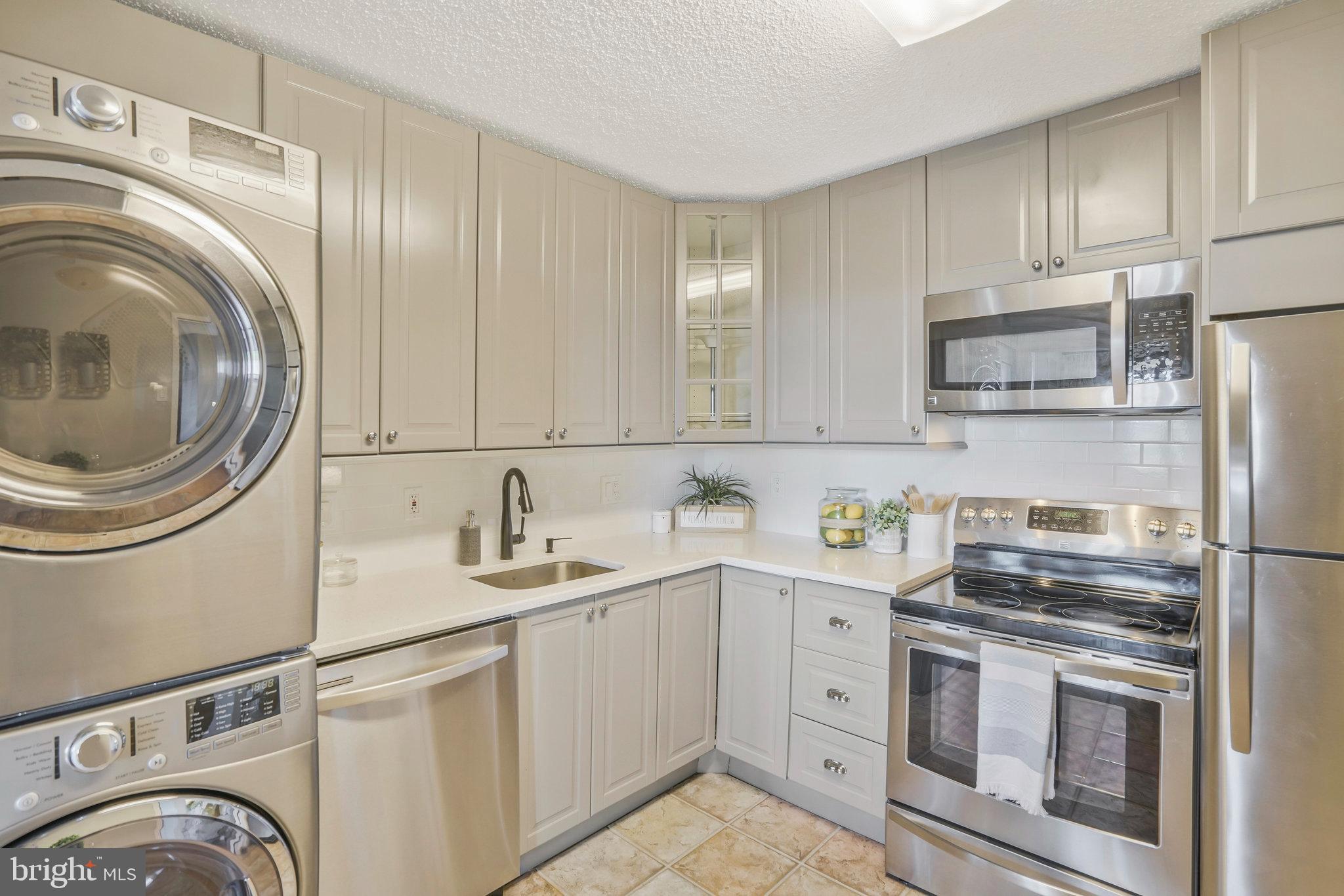 250 S Reynolds STREET Unit: 511