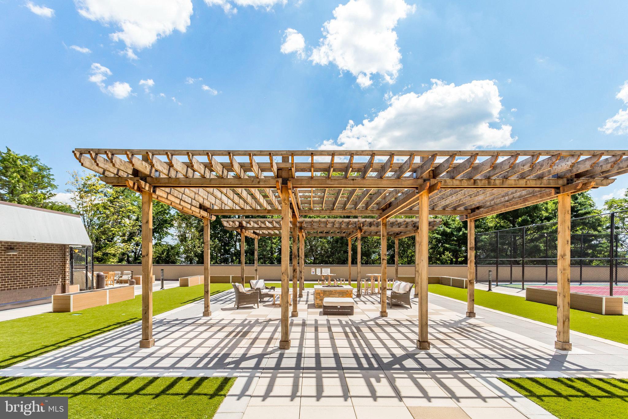 250 S Reynolds STREET Unit: 511