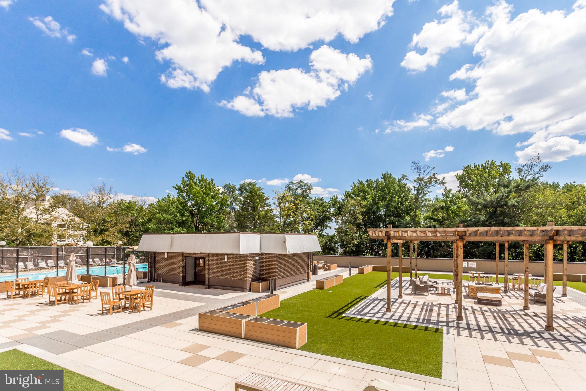 250 S Reynolds STREET Unit: 511