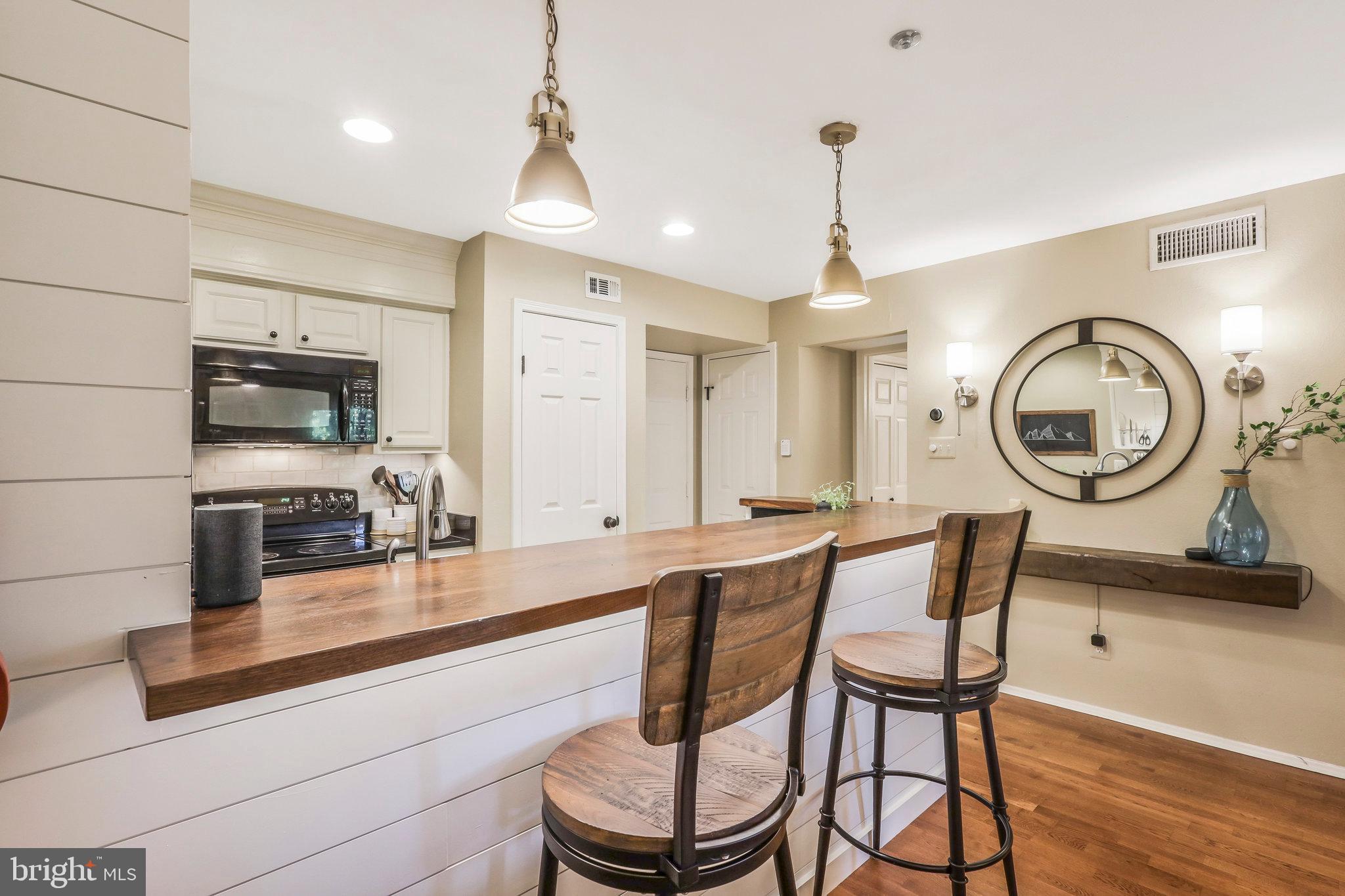 3307 Wyndham CIRCLE Unit: 2167