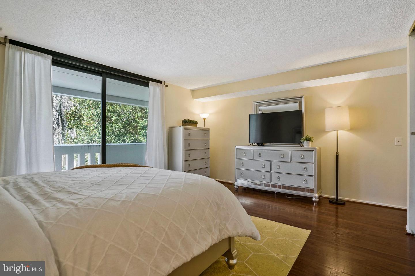 6101 Edsall ROAD Unit: 212