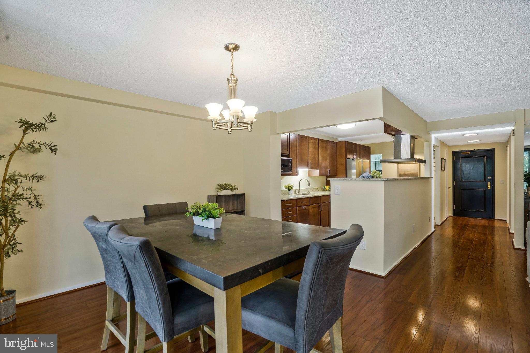 6101 Edsall ROAD Unit: 212