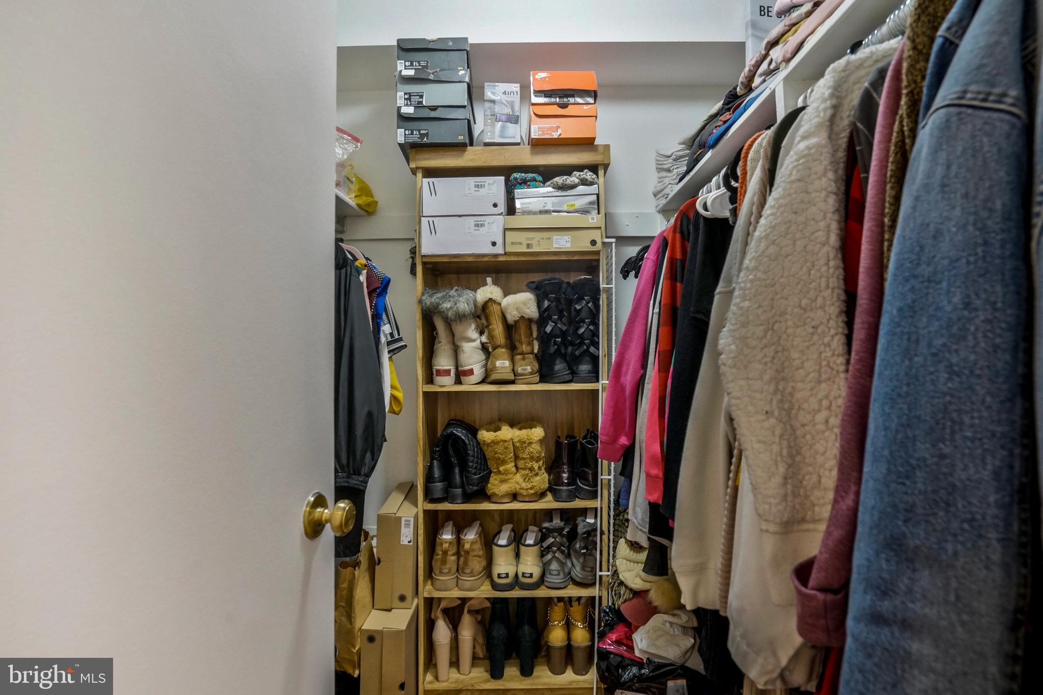 6101 Edsall ROAD Unit: 212