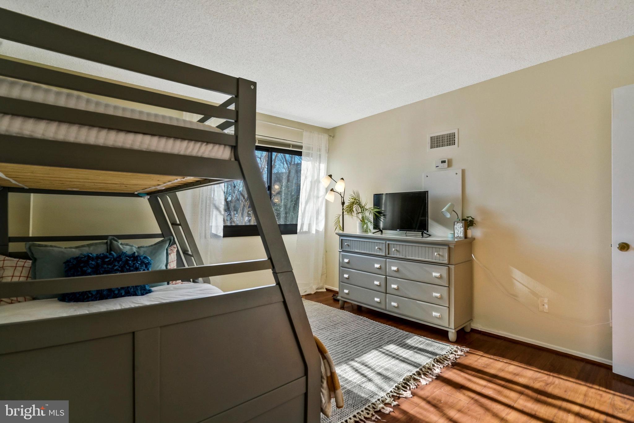 6101 Edsall ROAD Unit: 212
