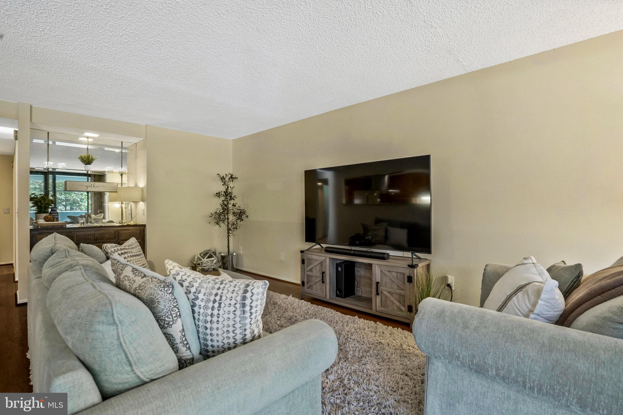 6101 Edsall ROAD Unit: 212
