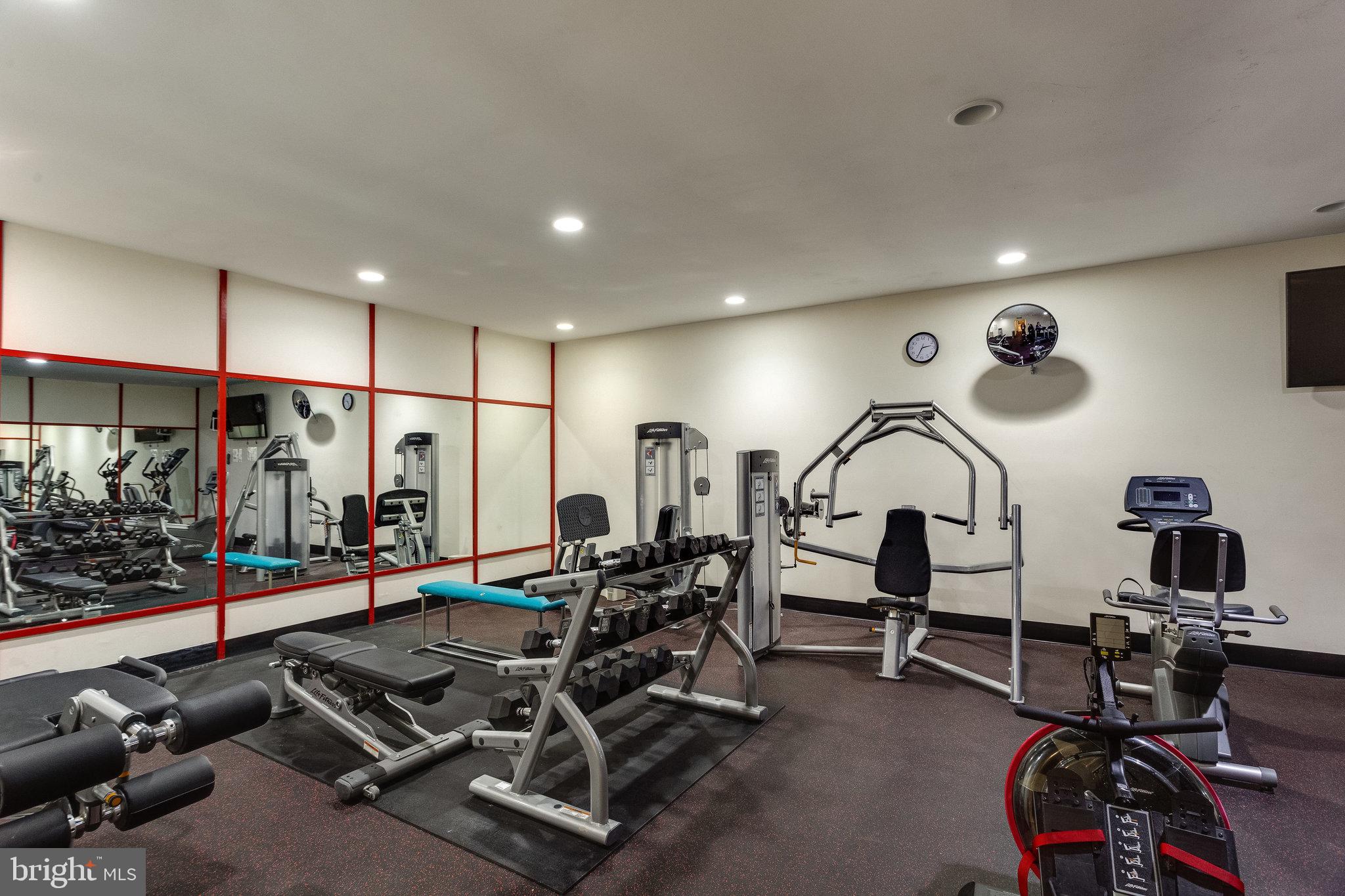 6101 Edsall ROAD Unit: 212