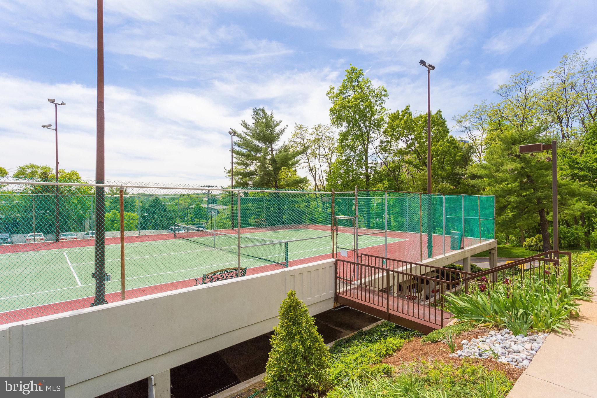 6101 Edsall ROAD Unit: 212
