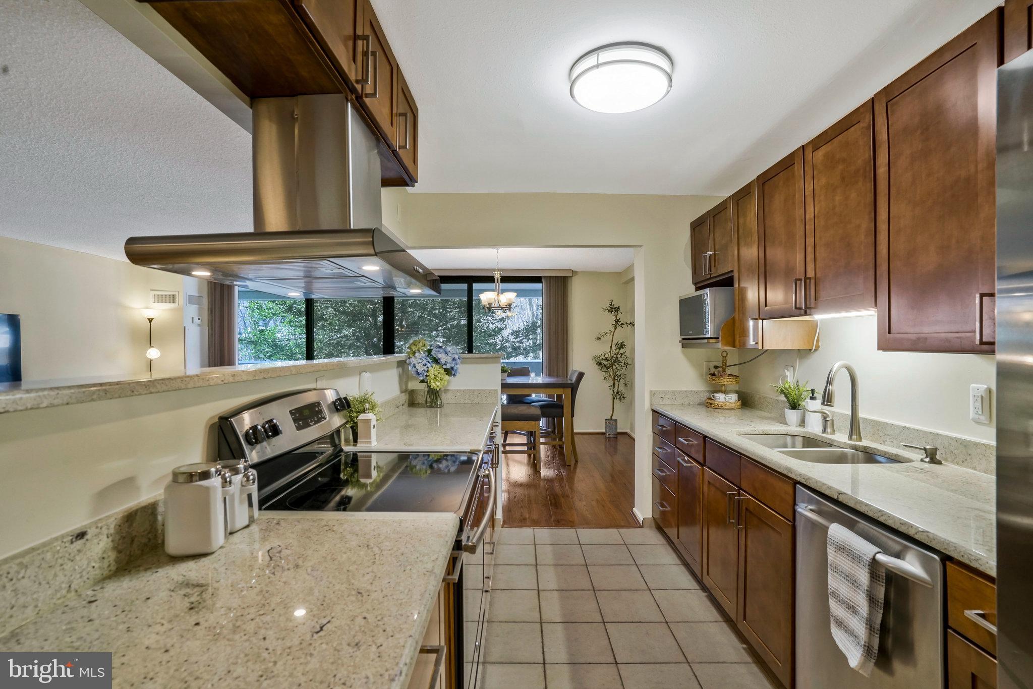 6101 Edsall ROAD Unit: 212