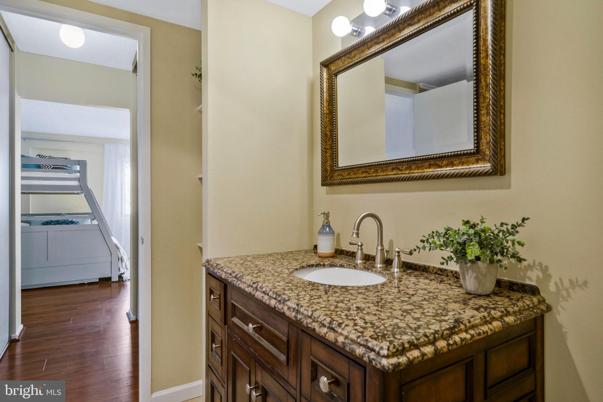 6101 Edsall ROAD Unit: 212