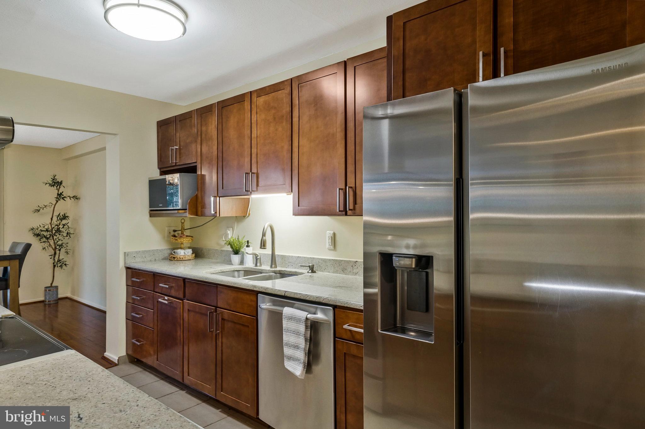 6101 Edsall ROAD Unit: 212