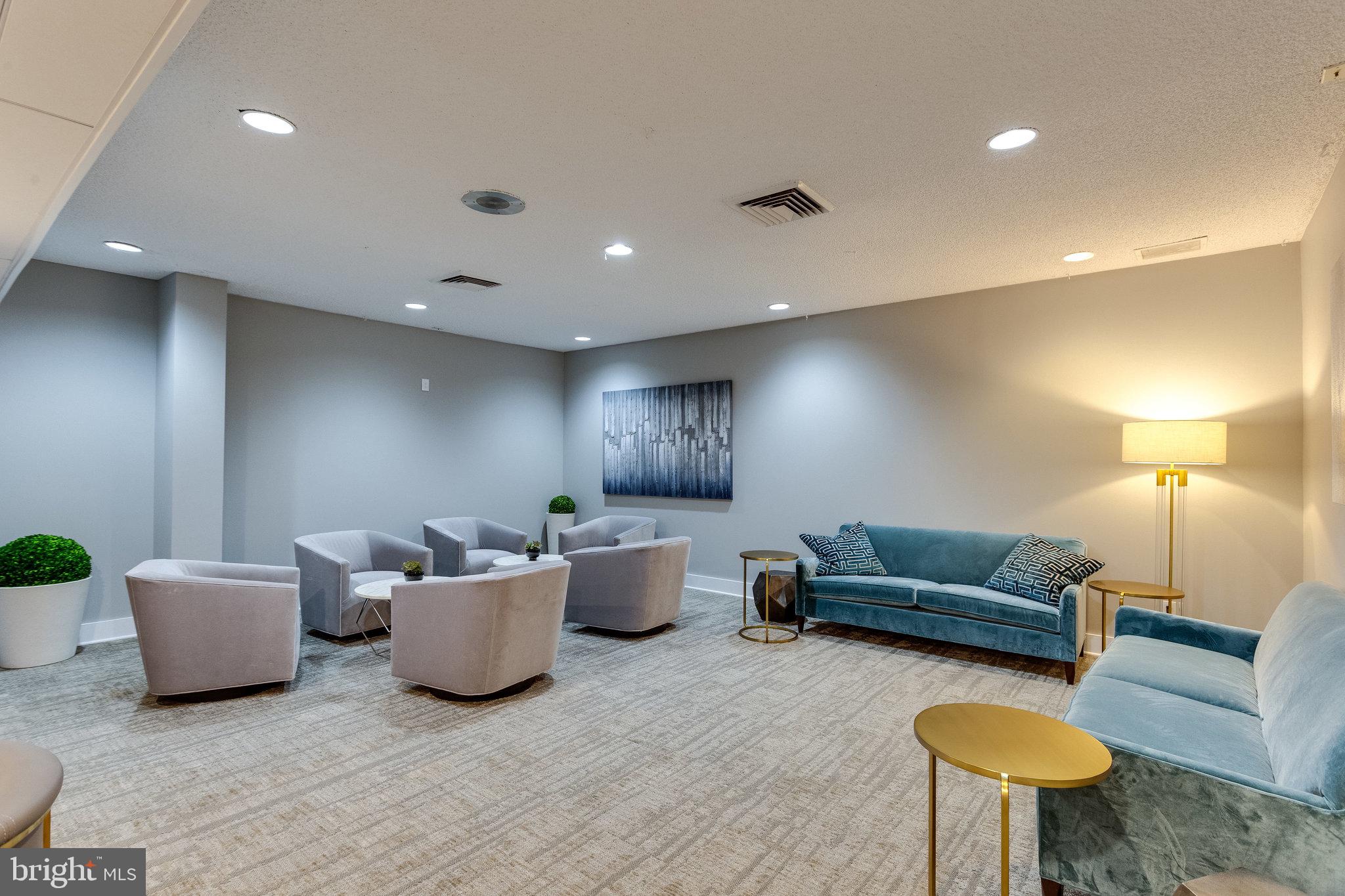 6101 Edsall ROAD Unit: 212