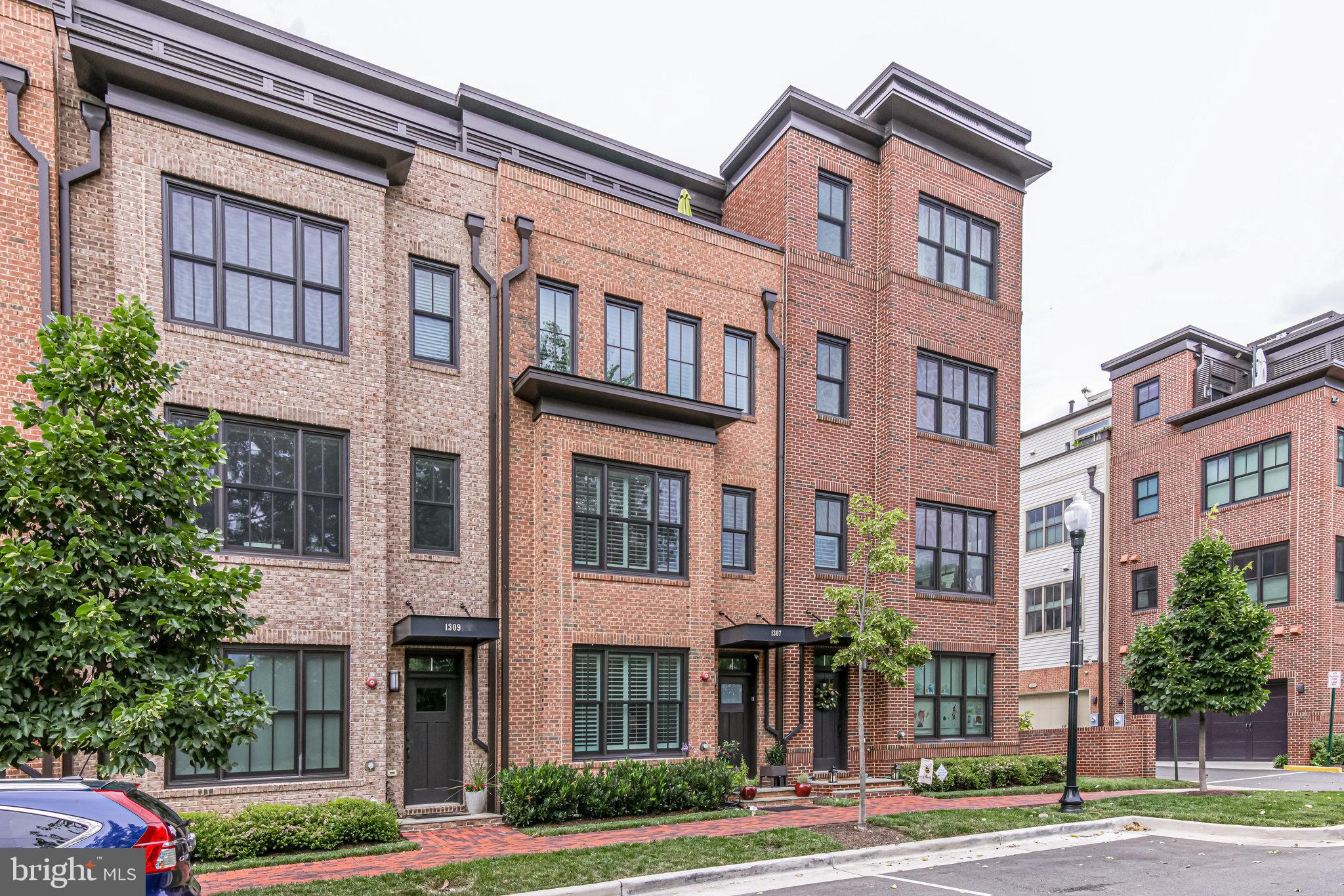 1307 Wilkes STREET