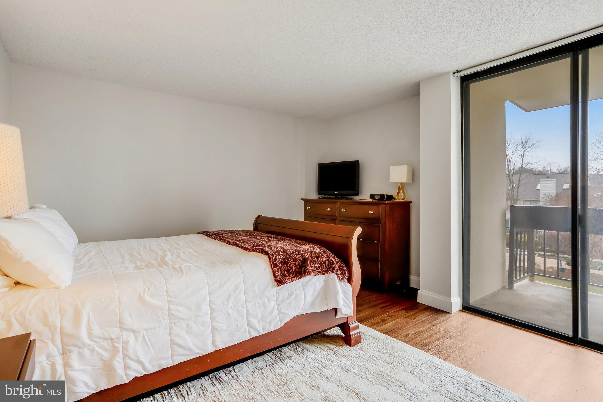 5300 Holmes Run Parkway Unit: 417