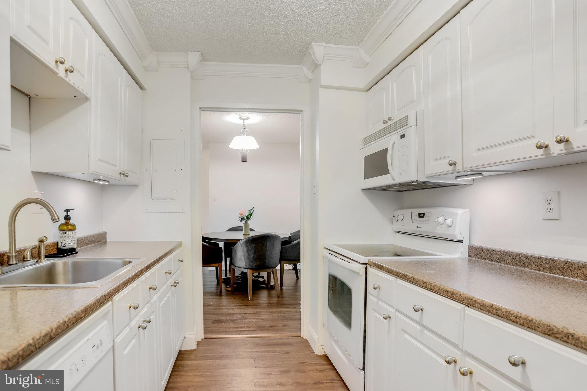 5300 Holmes Run Parkway Unit: 417