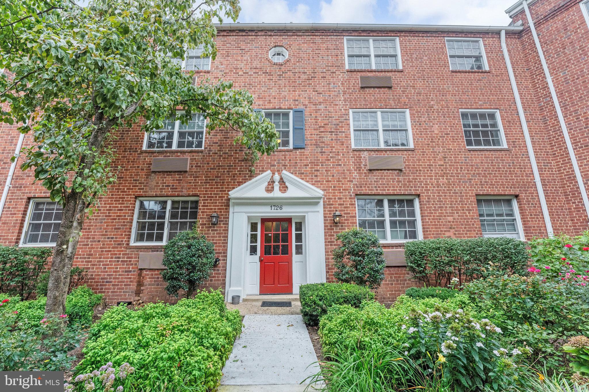 1726 W Abingdon Dr #101