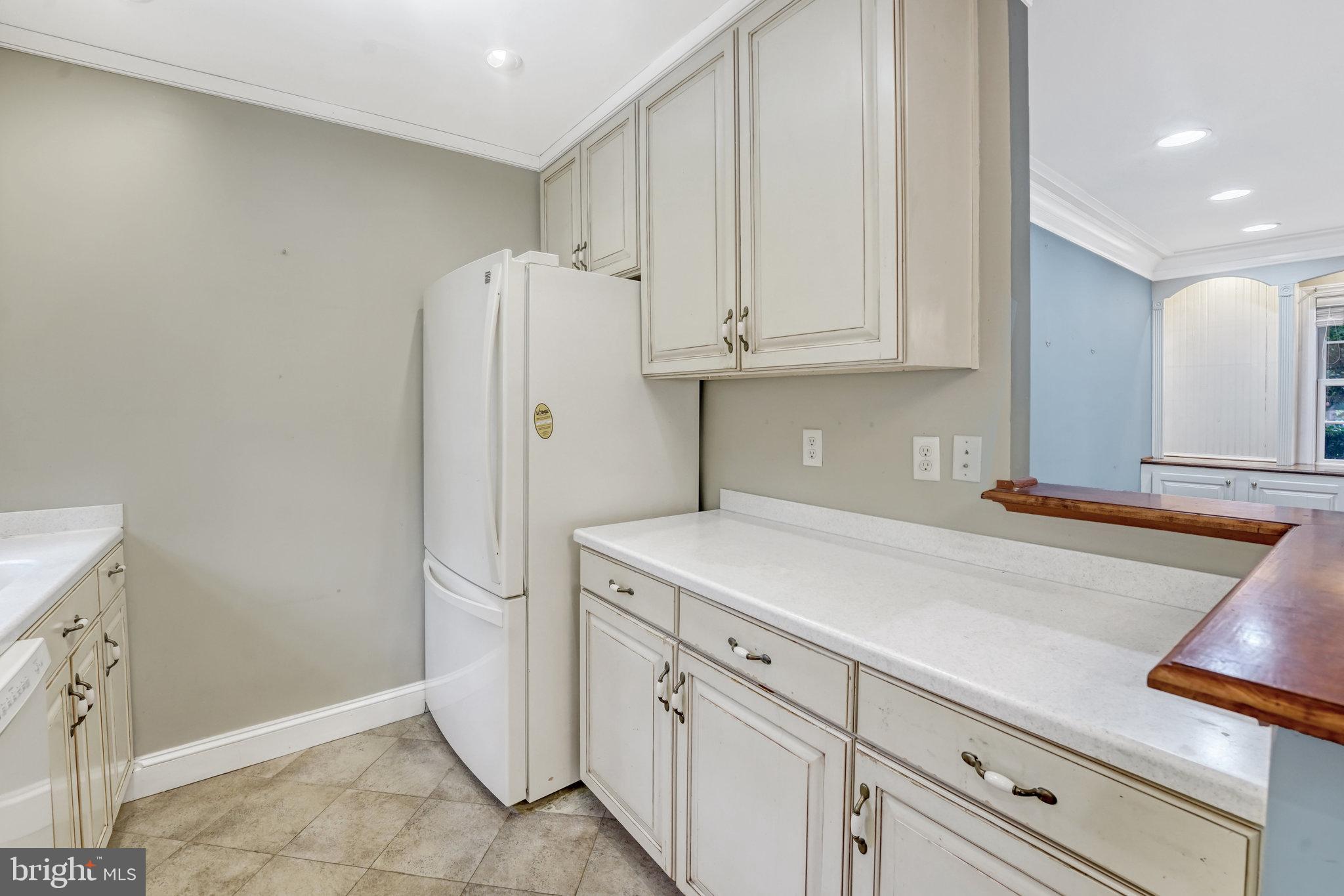 1726 W Abingdon Dr #101