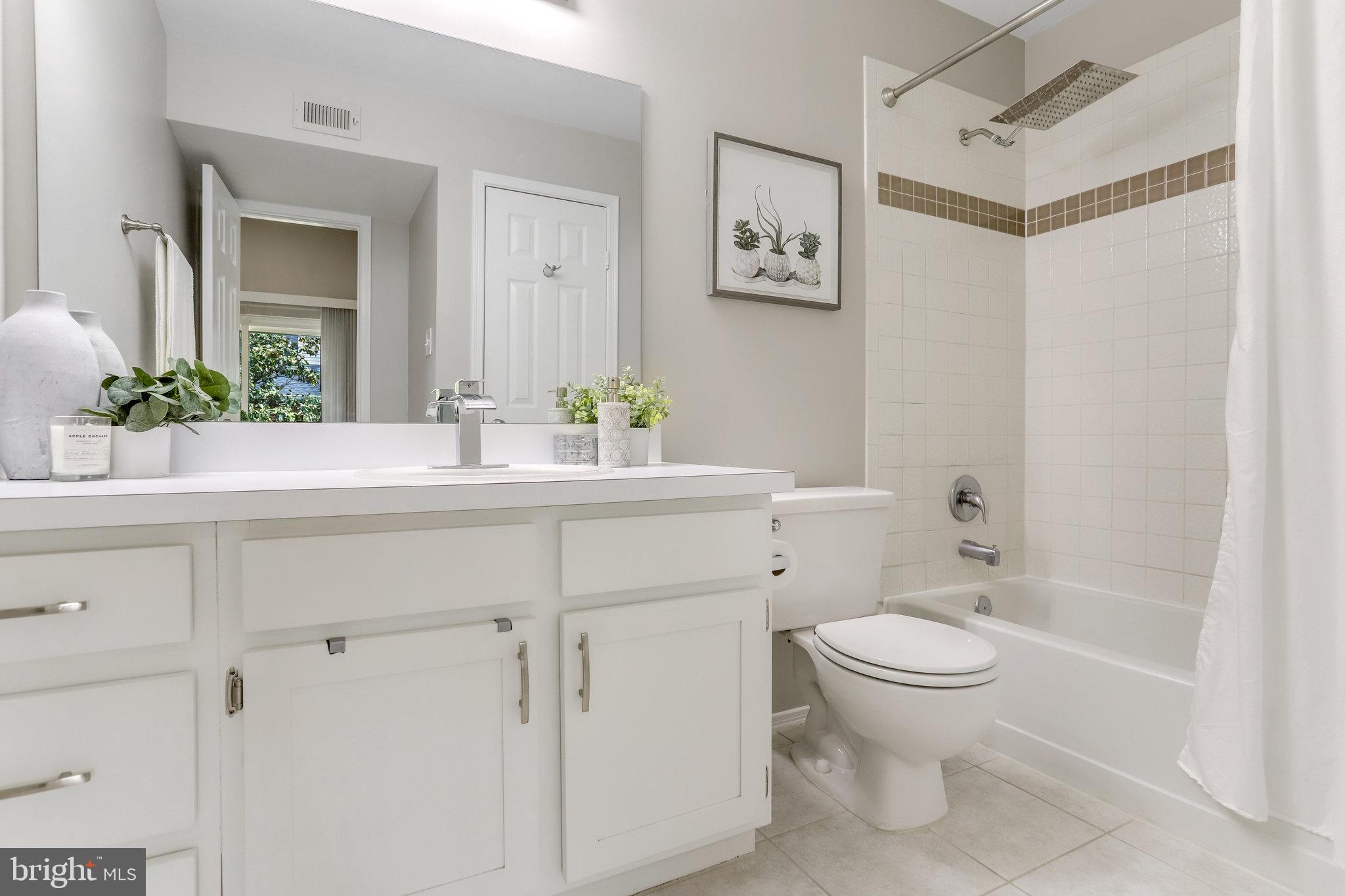 3308 Wyndham Cir #323