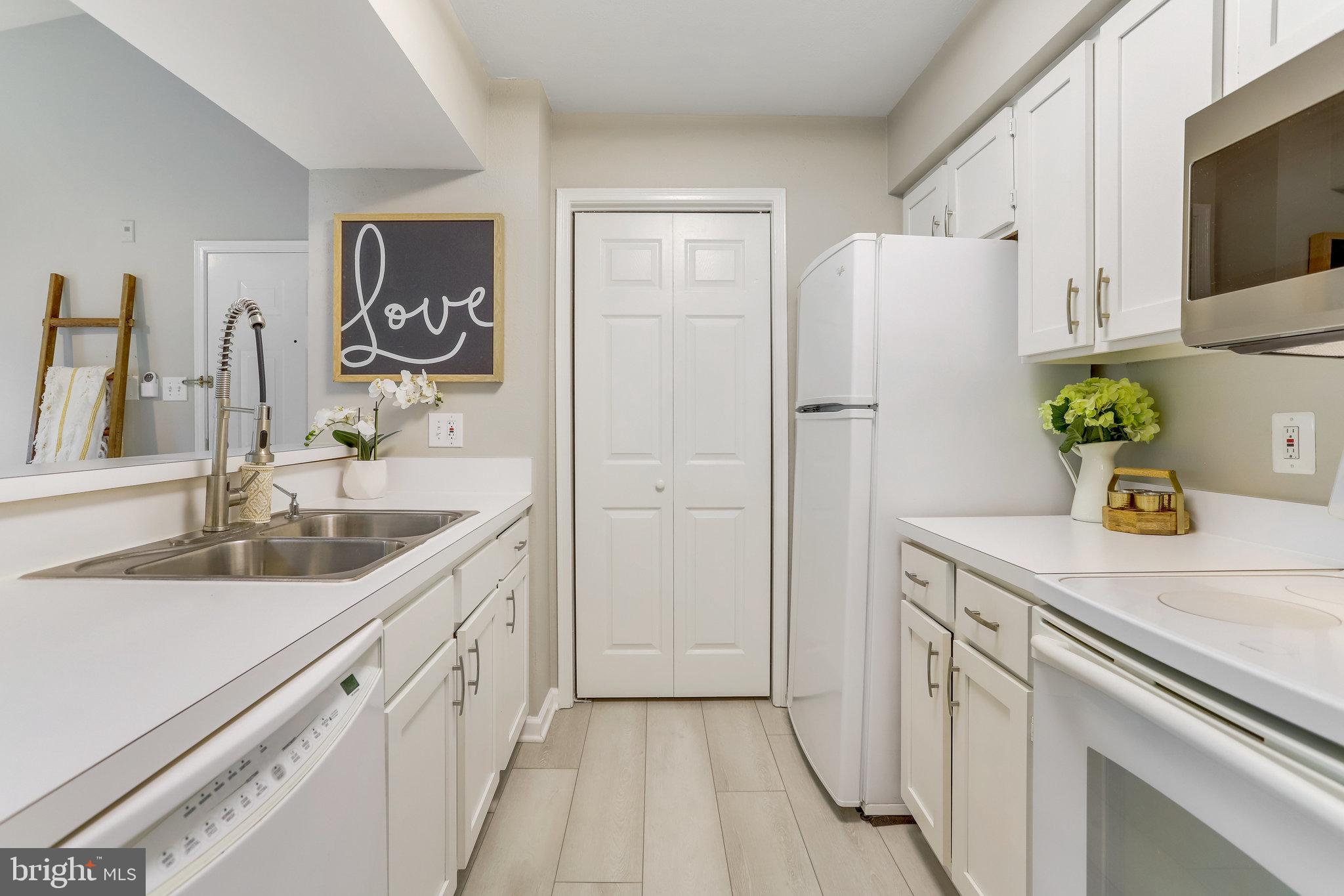 3308 Wyndham Cir #323