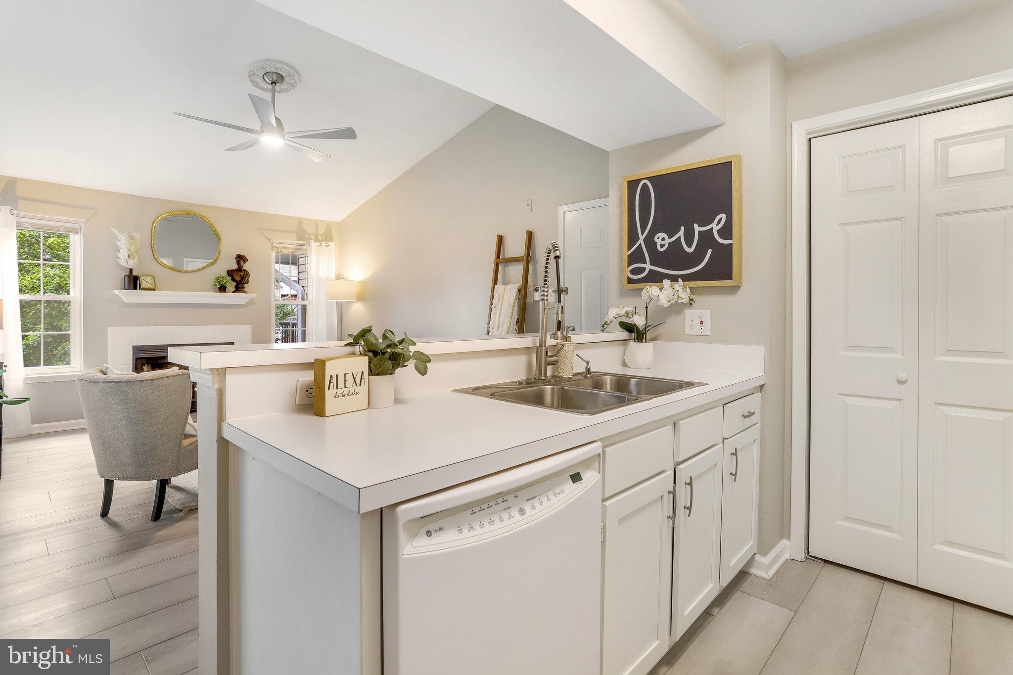 3308 Wyndham Cir #323