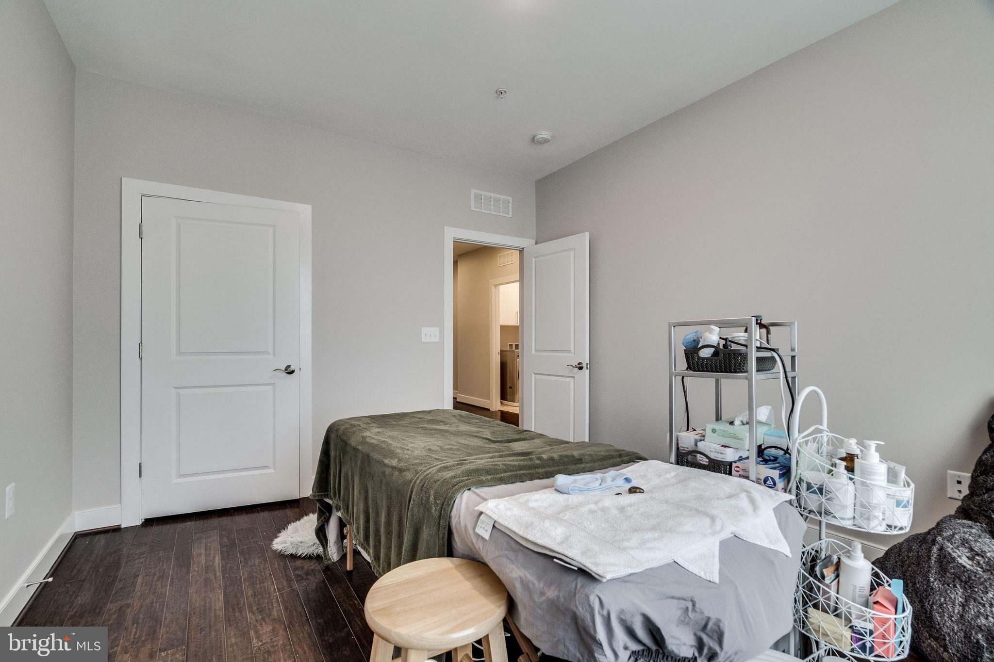 2405 RICHMOND HWY #102